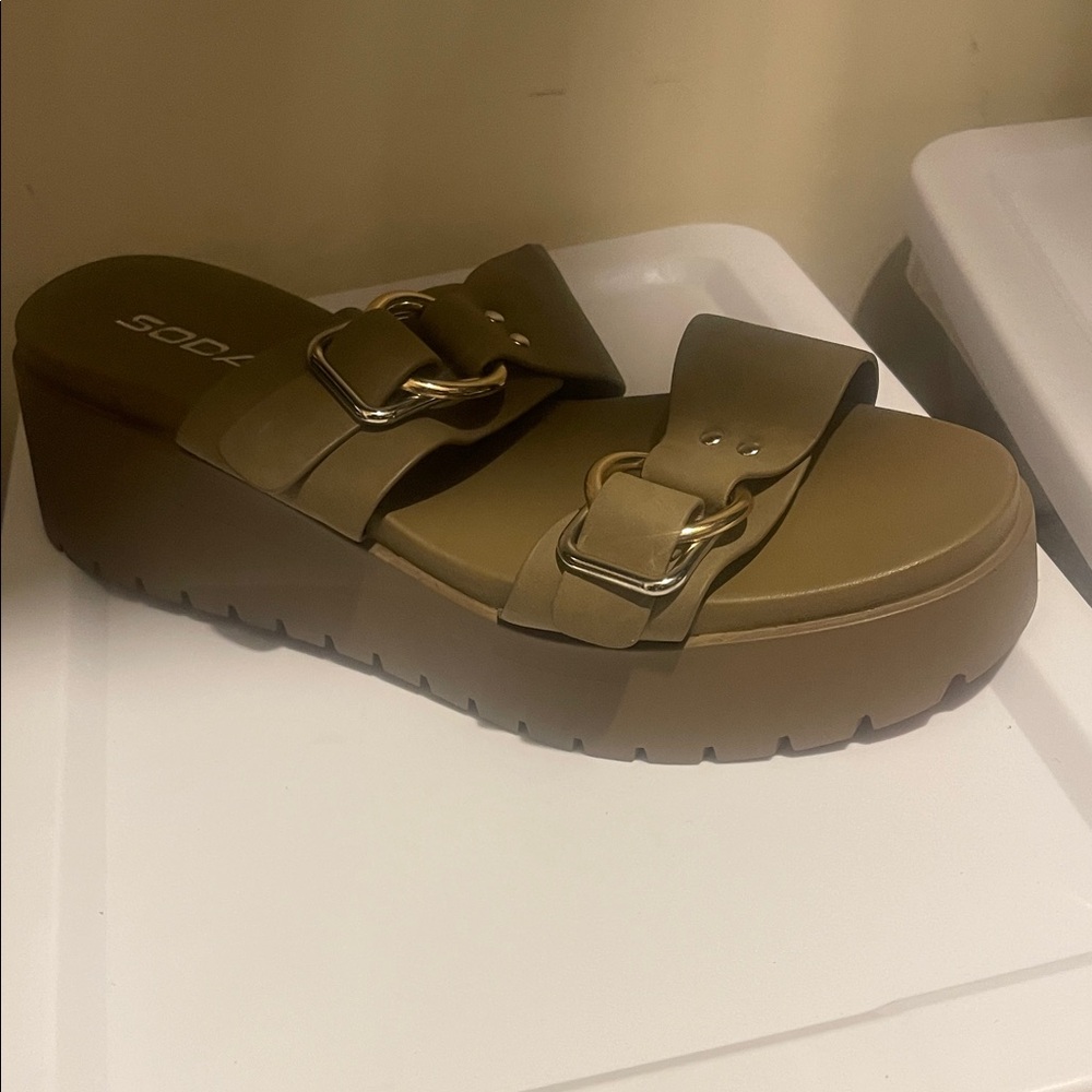 Soda Women's Brown Platform Sandals